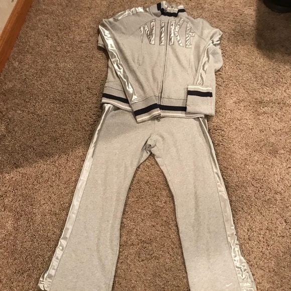 grey nike sweatsuit womens
